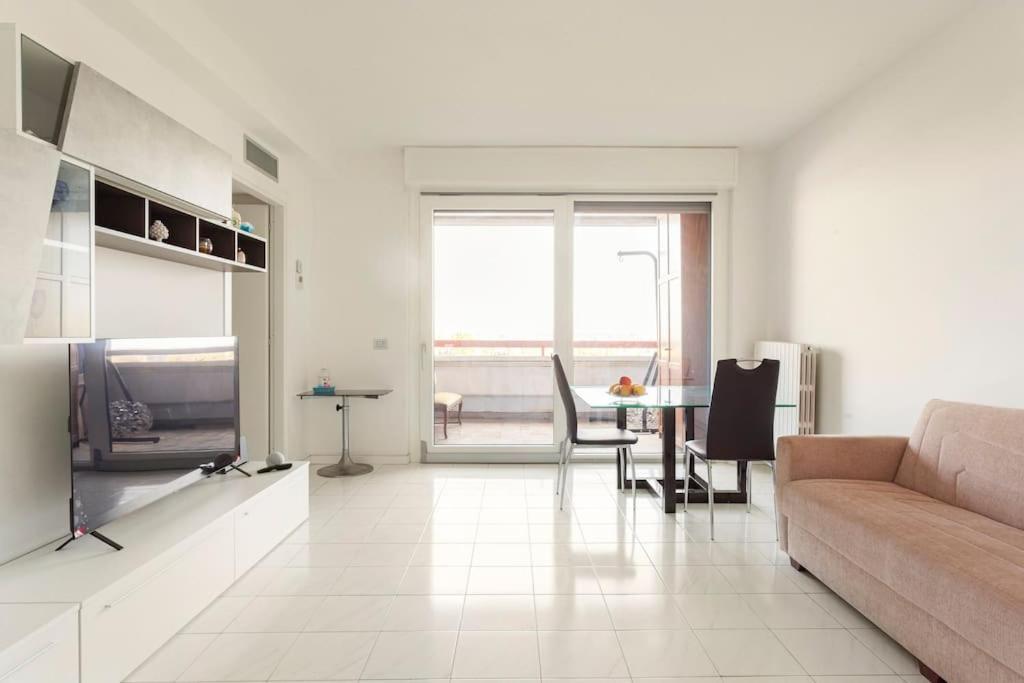 Attico Incantevole - Forum Assago & Humanitas Hotell Rozzano Exteriör bild